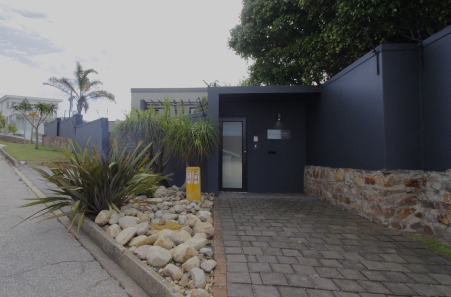 5 Bedroom Property for Sale in Humerail Eastern Cape